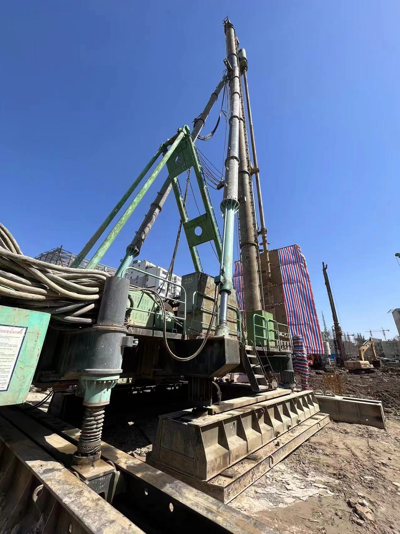 桩机钻机