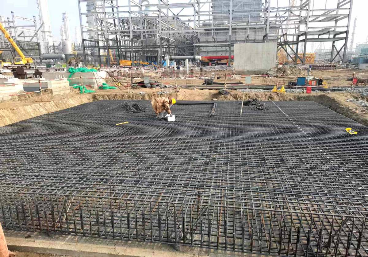 D-1352基础开挖完成--割桩完成.jpg D-1352基础开挖完成--割桩完成.jpg