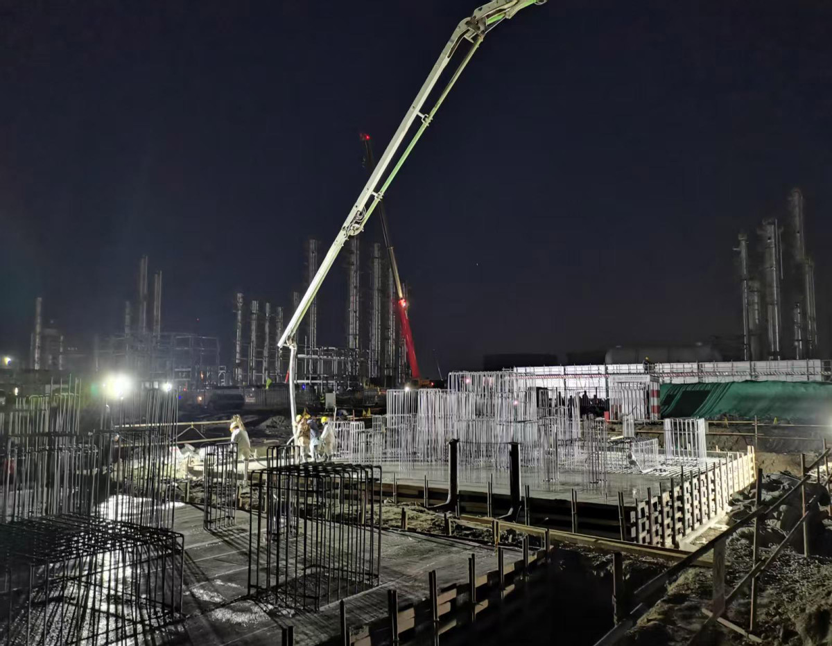 废减氧化单元B空压机基础浇筑完成.jpg 废减氧化单元B空压机基础浇筑完成.jpg