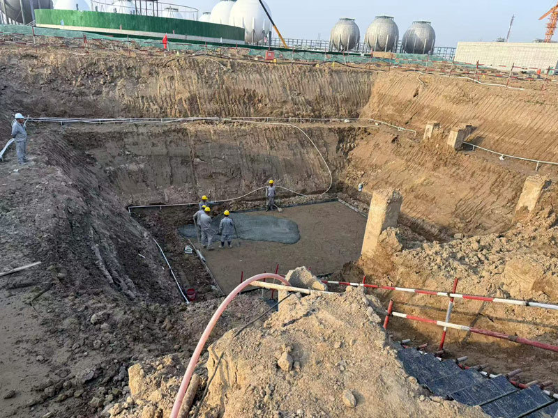 东明03--201D3056垫层混凝土浇筑.jpg