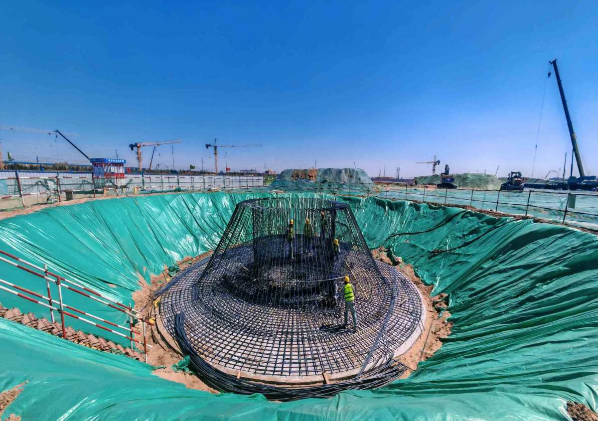 内蒙-烟囱钢筋绑扎1.jpg 内蒙-烟囱钢筋绑扎1.jpg