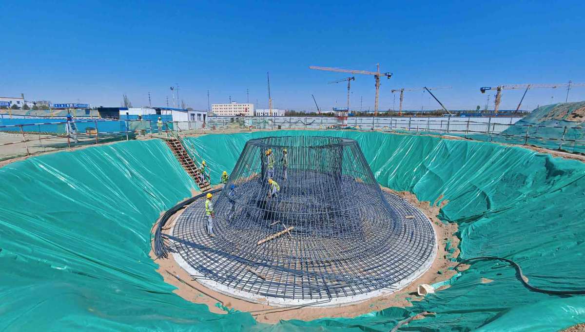 内蒙-烟囱钢筋绑扎2.jpg 内蒙-烟囱钢筋绑扎2.jpg