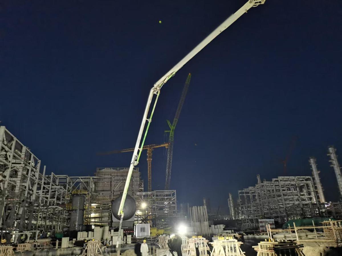 盘锦废碱氧化单元PR795管廊   蒸汽凝液PA-95 97设备基础混凝土浇筑01.jpg