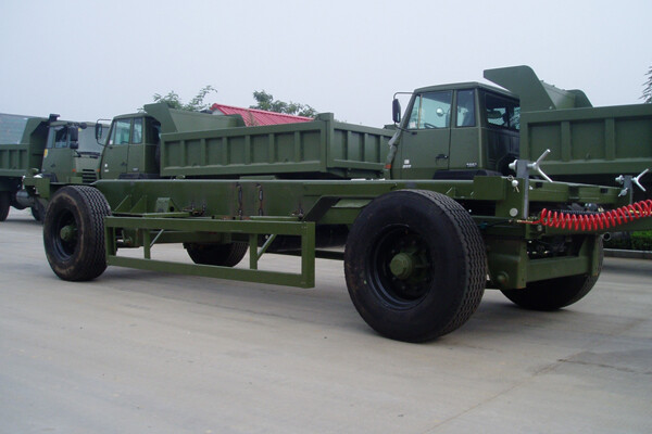 Military 13-ton axle with crossmember and air suspension assembly