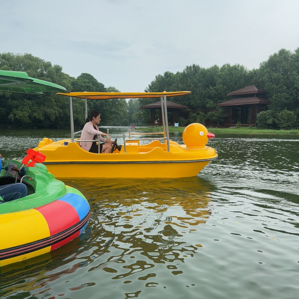 小黄鸭电动船