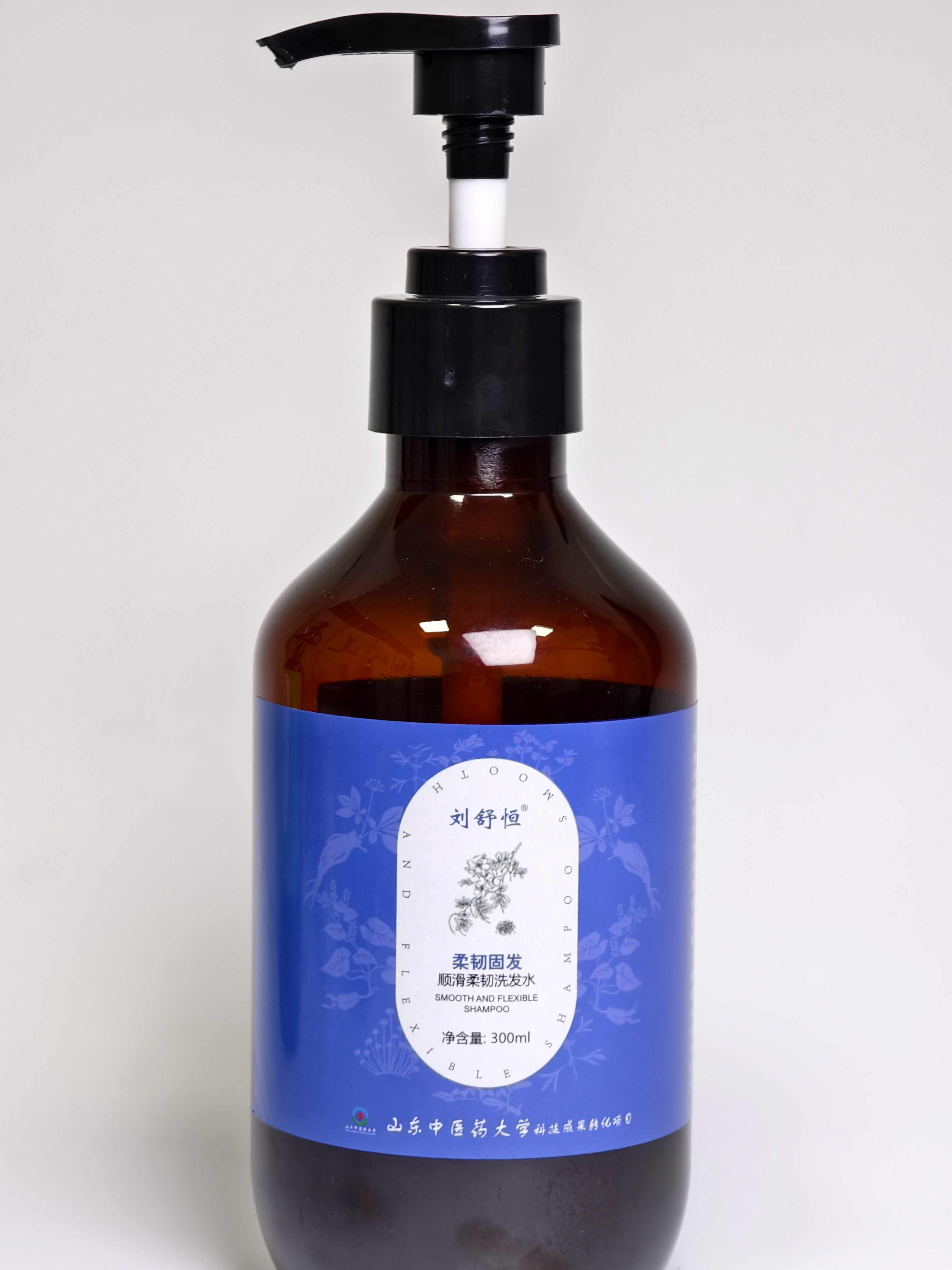 顺滑柔韧洗发水