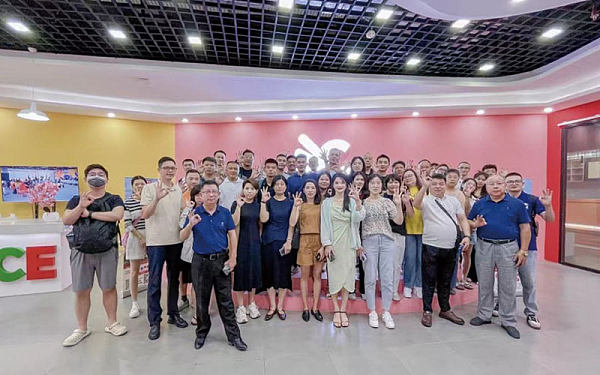 2024中国国际电商产业博览会暨印尼选品展览会（CIEIE EPSE 2024）中国江苏省代表团参观