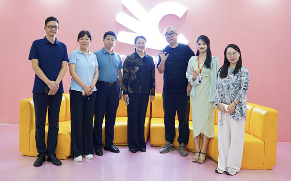 中国国际贸易促进委员会
江西省委员会副会长朱晓燕一行参观