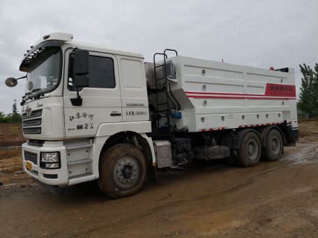 粉料撒布车取代人工铺设的优势特点