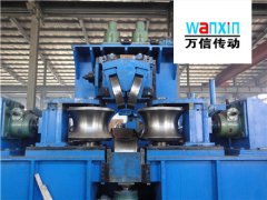 SWL蝸輪絲桿升降機在擠壓機上的應用 SWL蝸輪絲桿升降機在擠壓機上的應用