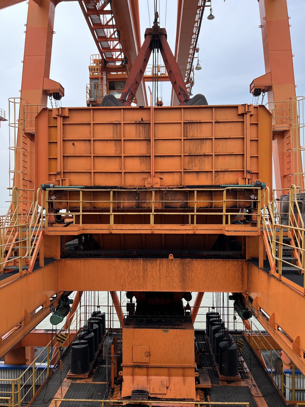 15ff45bf9b6d2d8afd1ecbe0b739d94