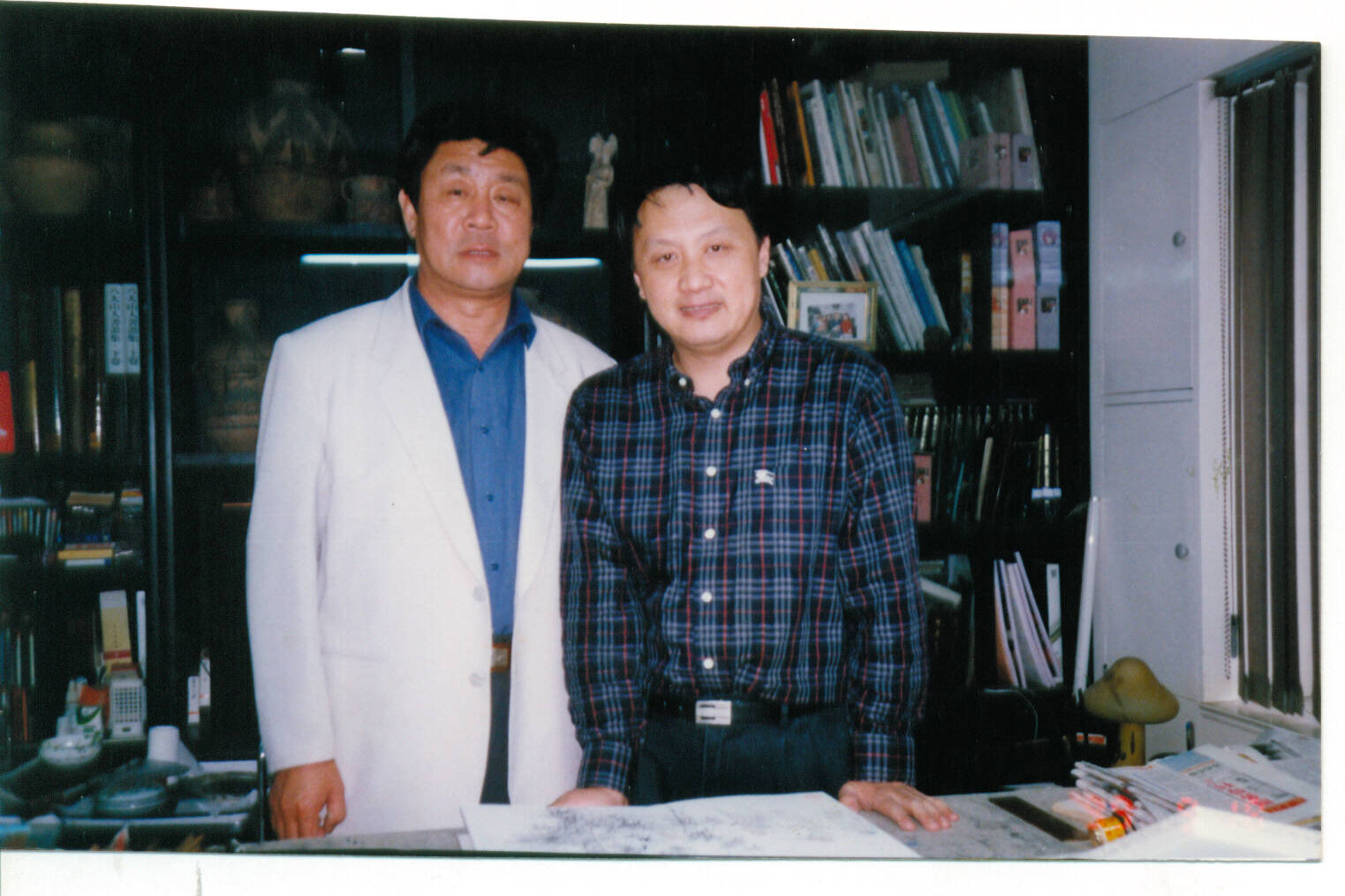 馆长李玉才先生与中国政协常委、中国美协副主席、北京画院院长王明明在一起