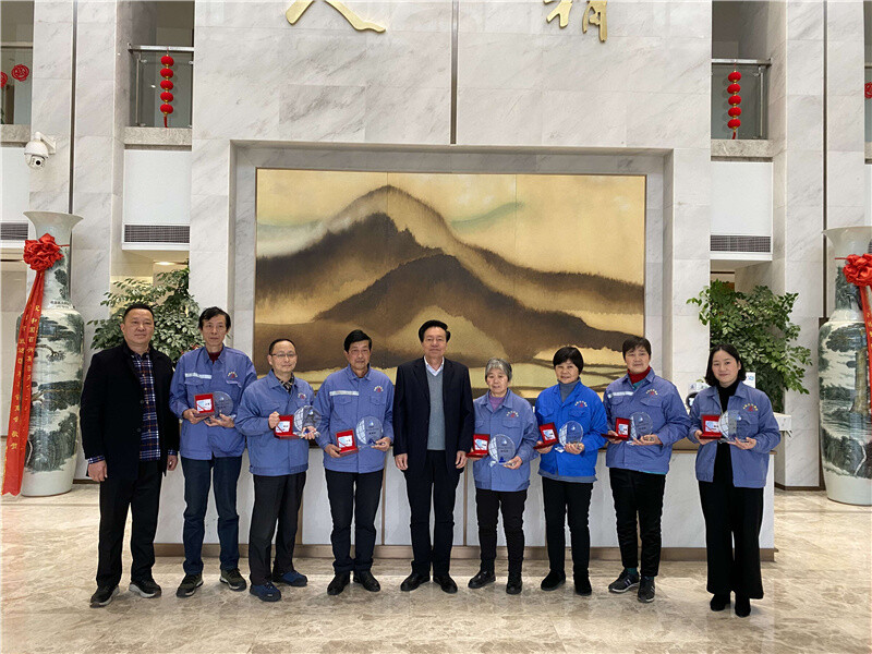 集團舉行工作滿三十年員工授牌儀式