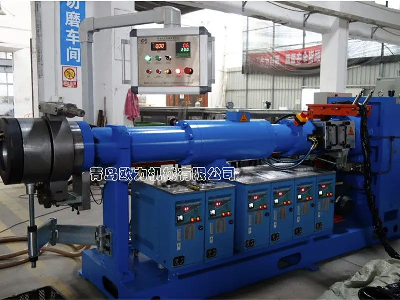 真空橡胶密封条挤出机