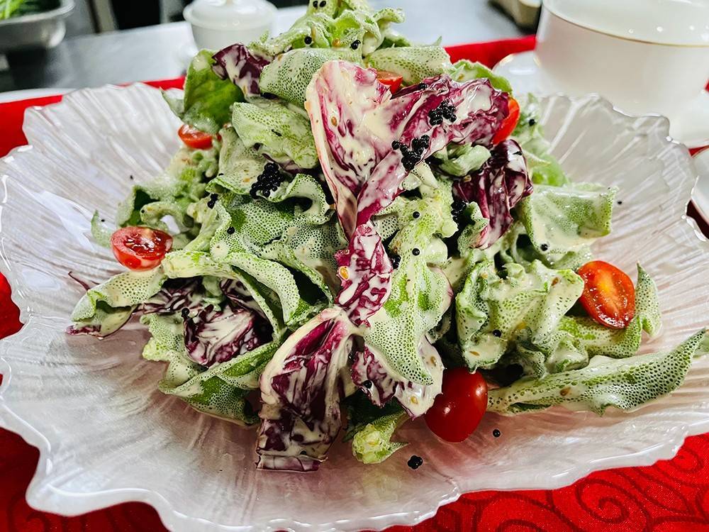 2黑鱼籽酱伴非洲冰草