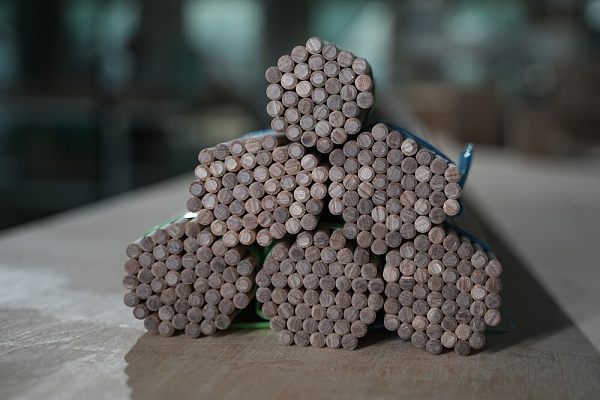 2. Electrical Laminated Wood Components_2.1 Round Rod (1)