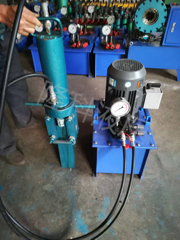 钢筋混凝土涨裂器