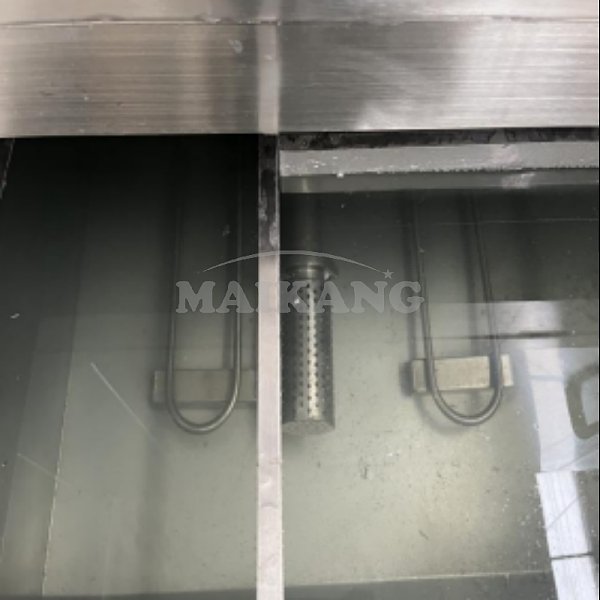 Water tank with electric heat pipes and filters, the electric heat pipes are in the first and second water tanks. Each tank of water is single recycling.