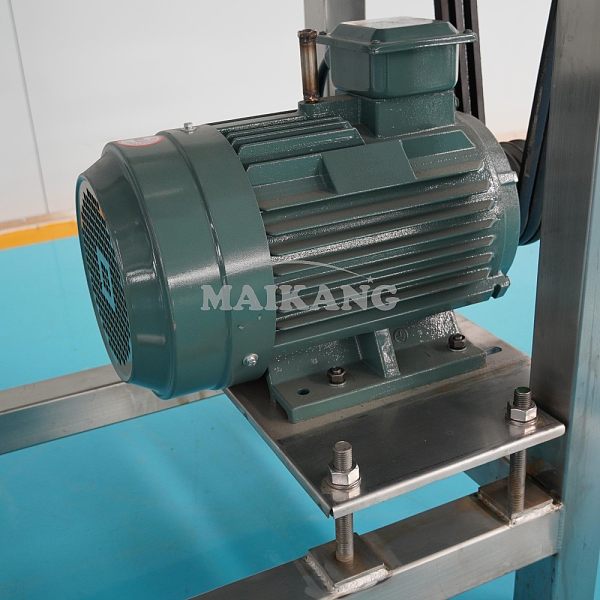 Adopts the heavy-duty motor with strong torque to ensure continuous working performance.