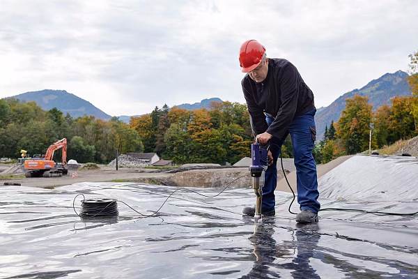 02c26ea2287dd4b953657ffa81443058