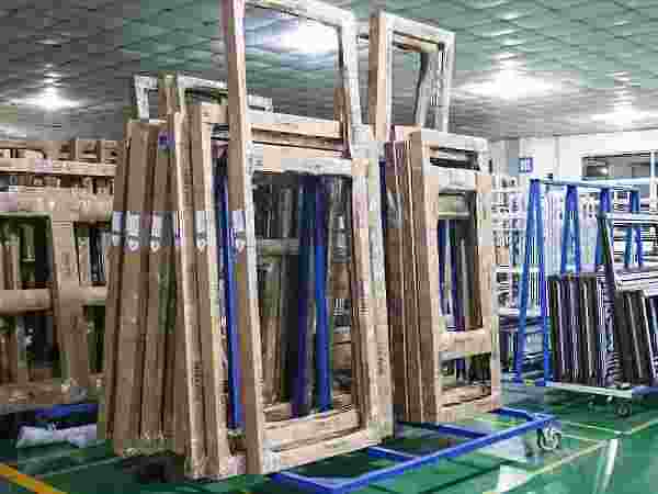 Finished product warehouse for doors and windows