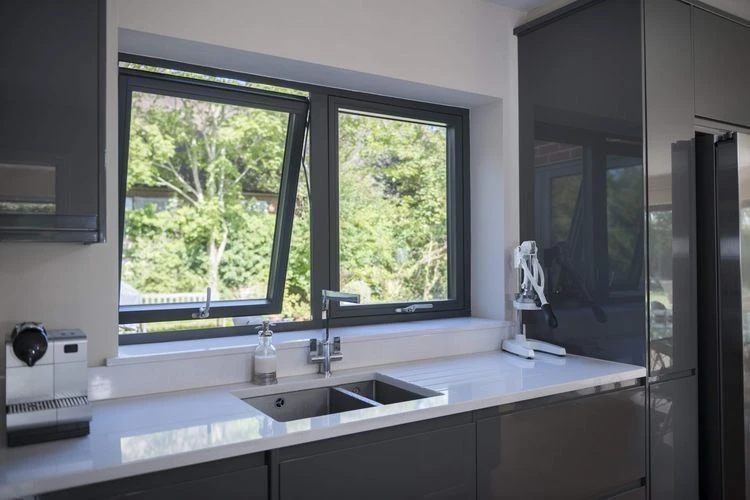 Aluminum Casement Windows vs Traditional Windows: Why Architects Prefer Modern High Performance Solutions
