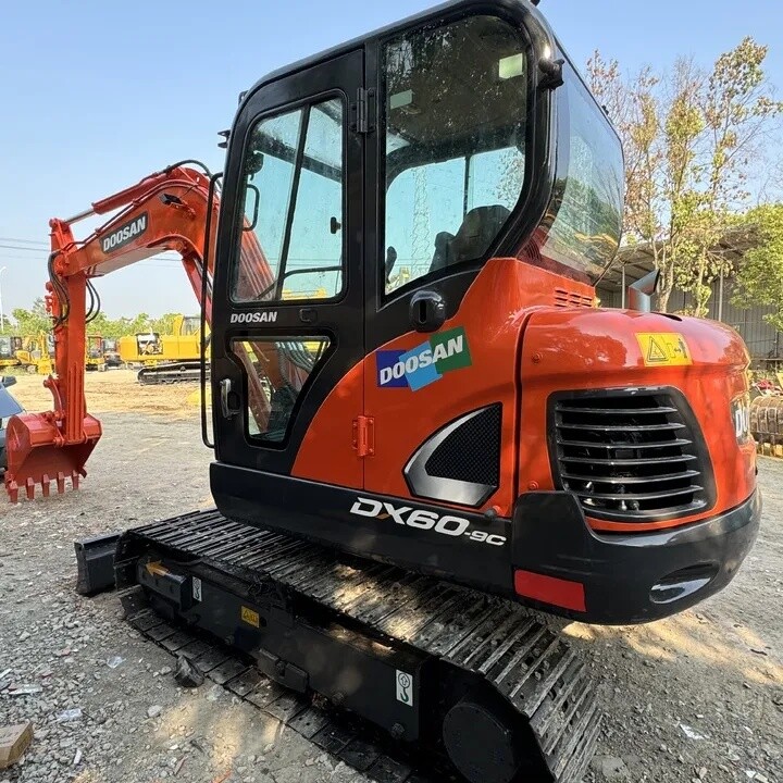 Escavadora Usada Doosan DX60