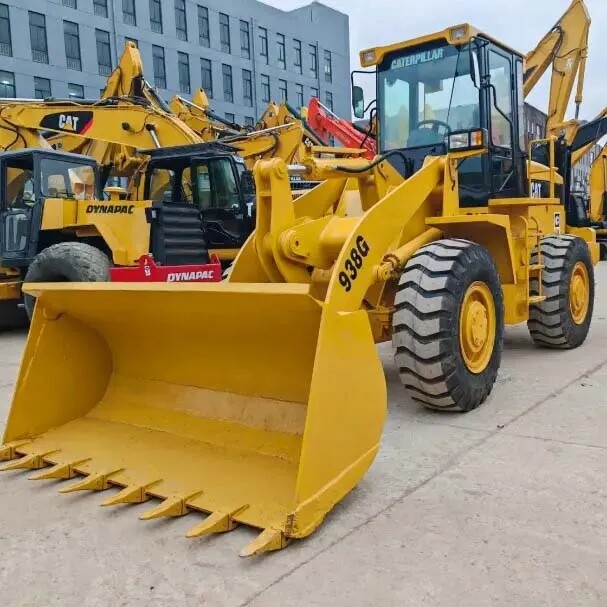Carregadora de Rodas CAT 938 Usada