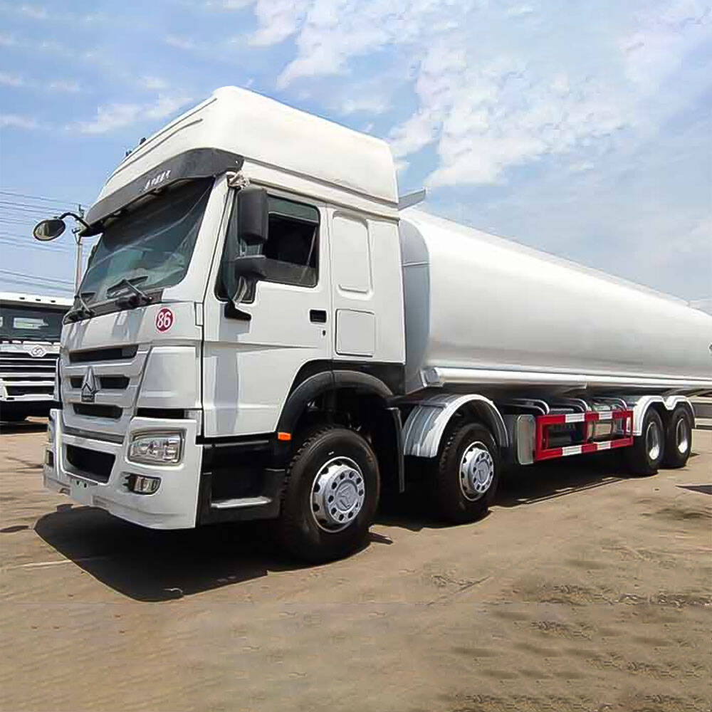 HOWO 8x4 Caminhão Tanque de Combustível à venda