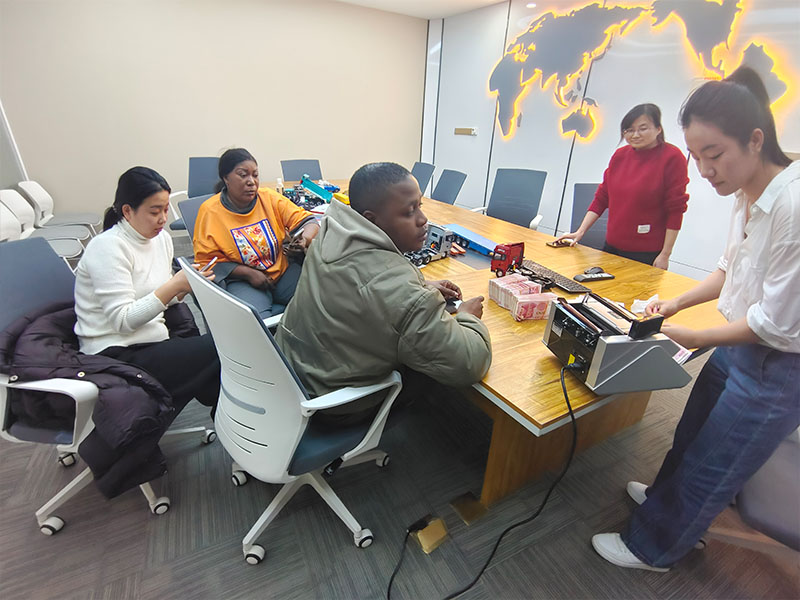 A cabeça do trator HOWO TX será enviada para a República do Congo