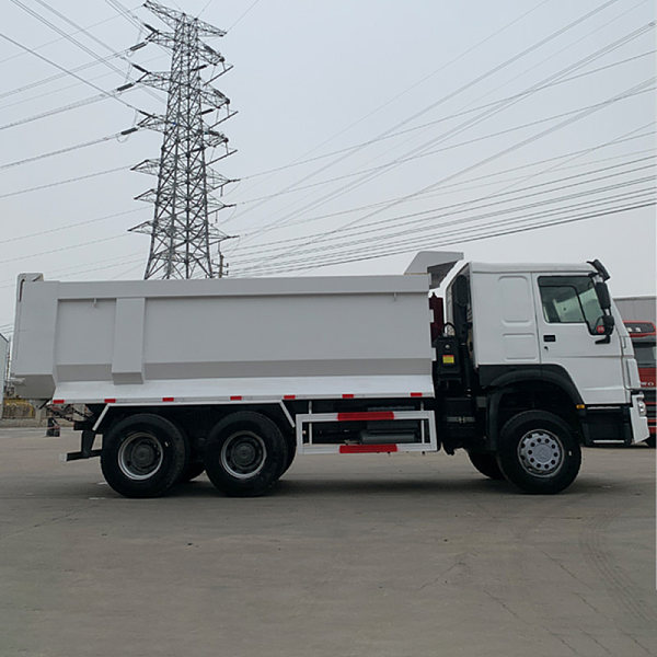 豪沃白色自卸详情10