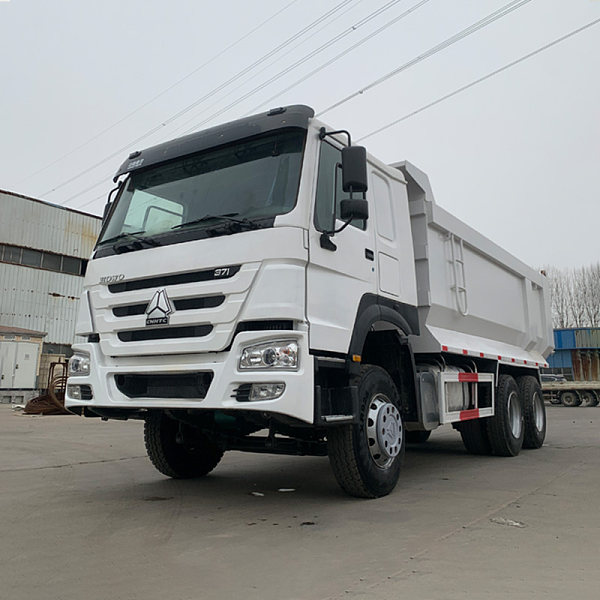 豪沃白色自卸详情16