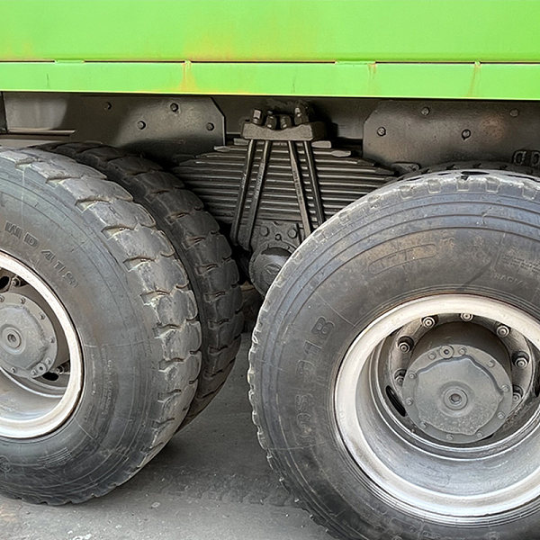 豪沃绿色自卸详情9