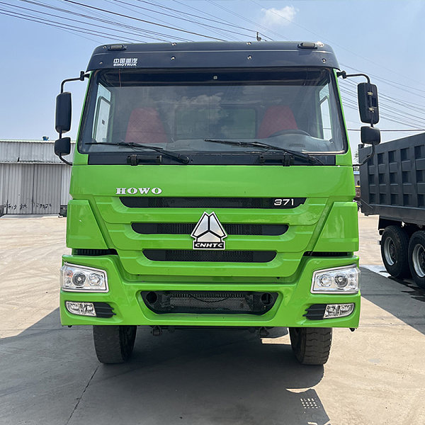 豪沃绿色自卸详情11