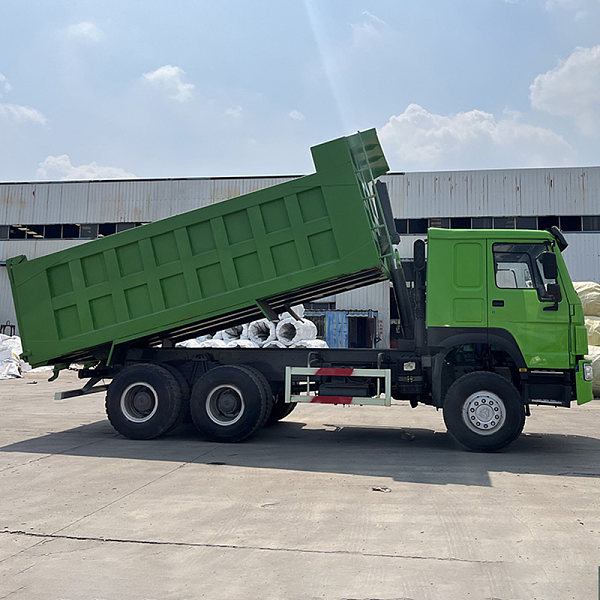 豪沃绿色自卸详情17