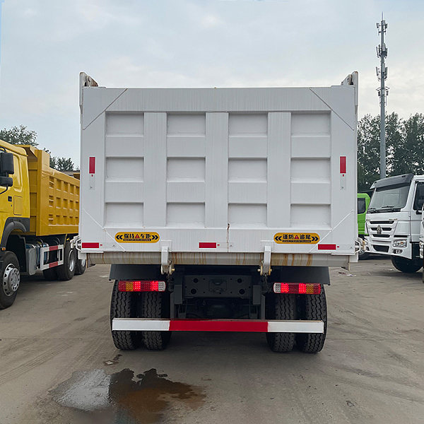 豪沃白色自卸详情12