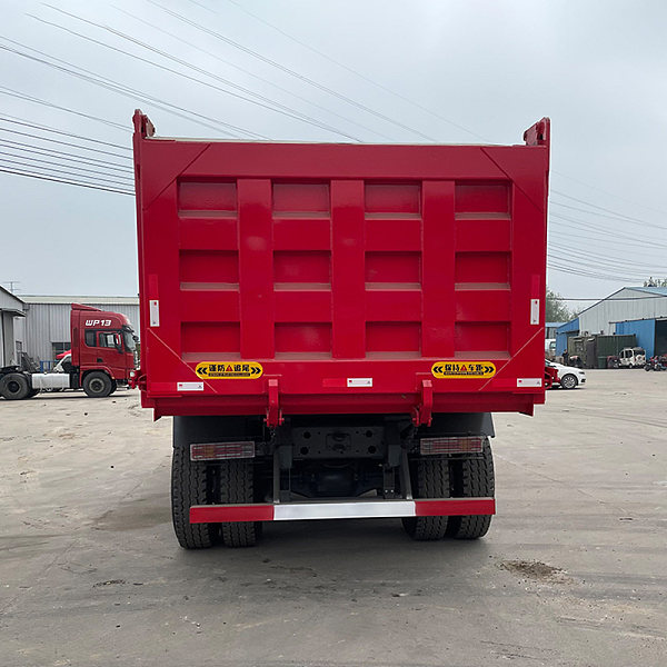 豪沃红色8x4详情11