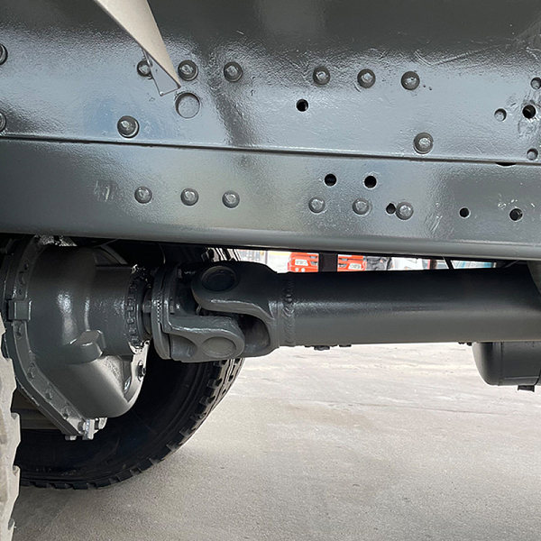 豪沃红色8x4详情14