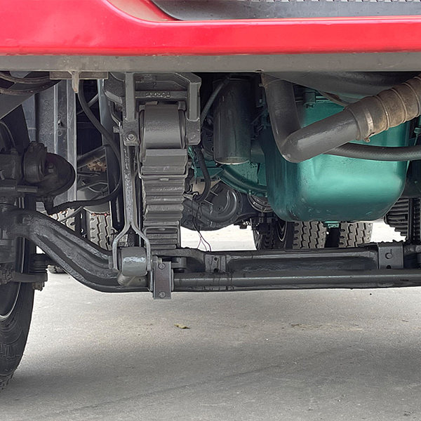 豪沃红色8x4详情17