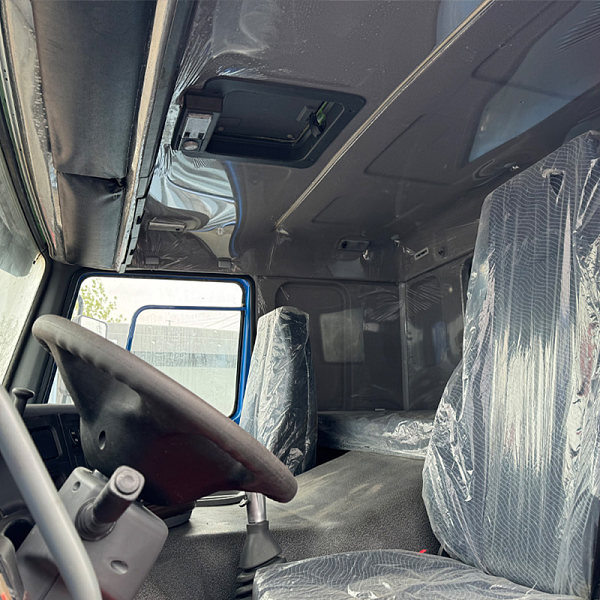 豪沃蓝色8x4详情6