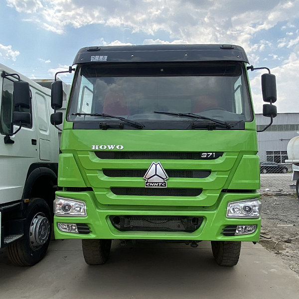 豪沃绿色8x4详情10