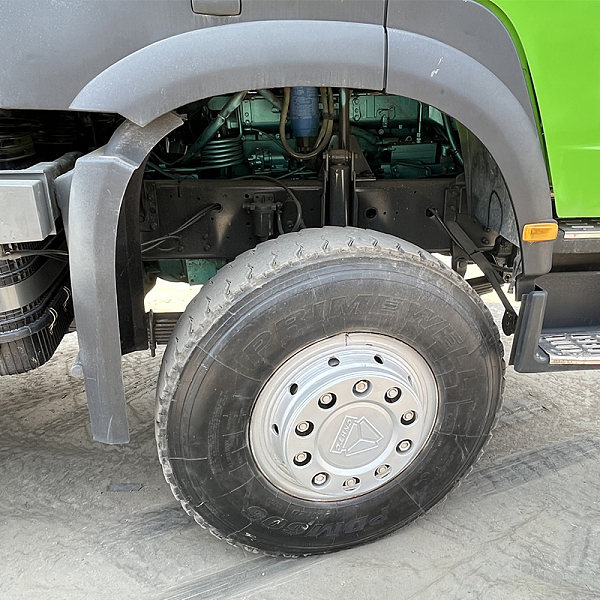 豪沃绿色8x4详情13