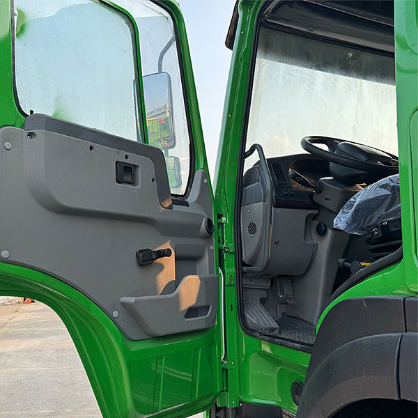 豪沃绿色8x4详情15