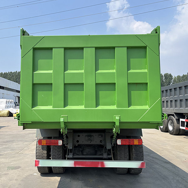 豪沃绿色8x4详情17