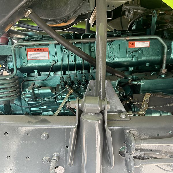 豪沃绿色自卸详情2