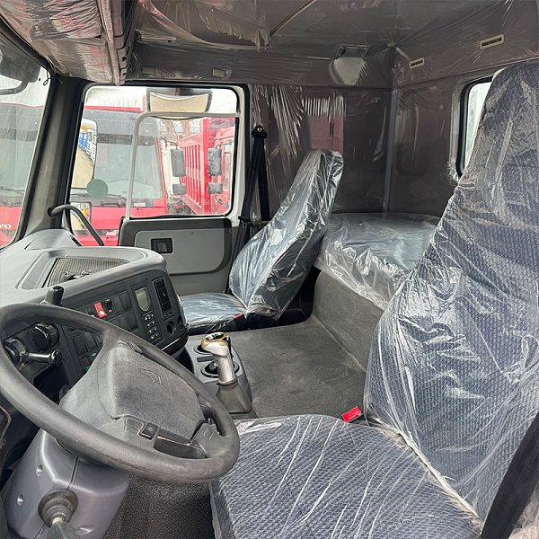 豪沃白色牵引详情1