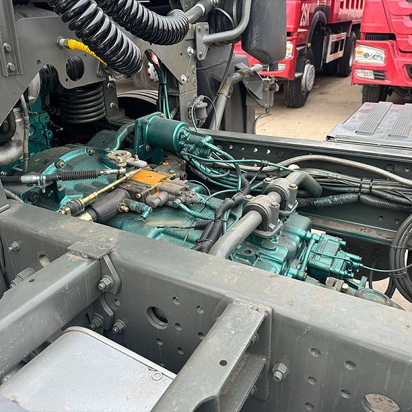 豪沃白色牵引详情10