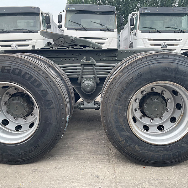 豪沃白色牵引详情11