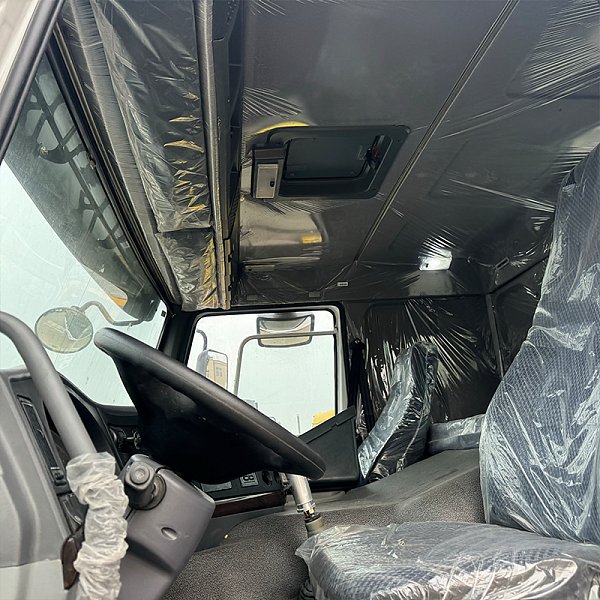 豪沃随车吊白色详情7