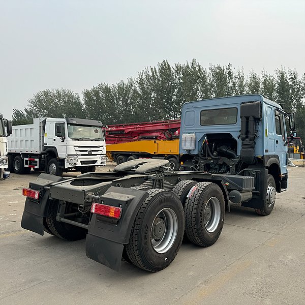 豪沃牵引浅蓝色详情3